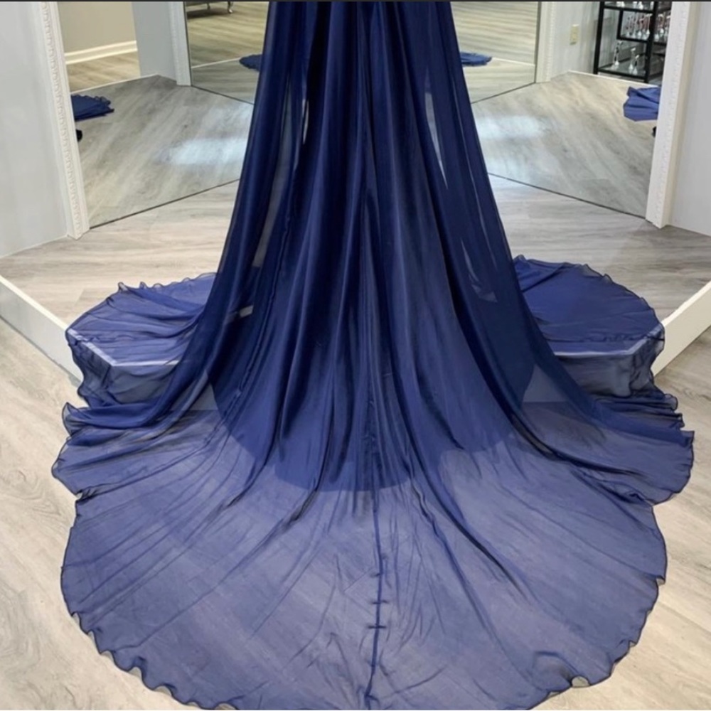 Sherri hill couture gown ๐ - Picture 4 of 8
